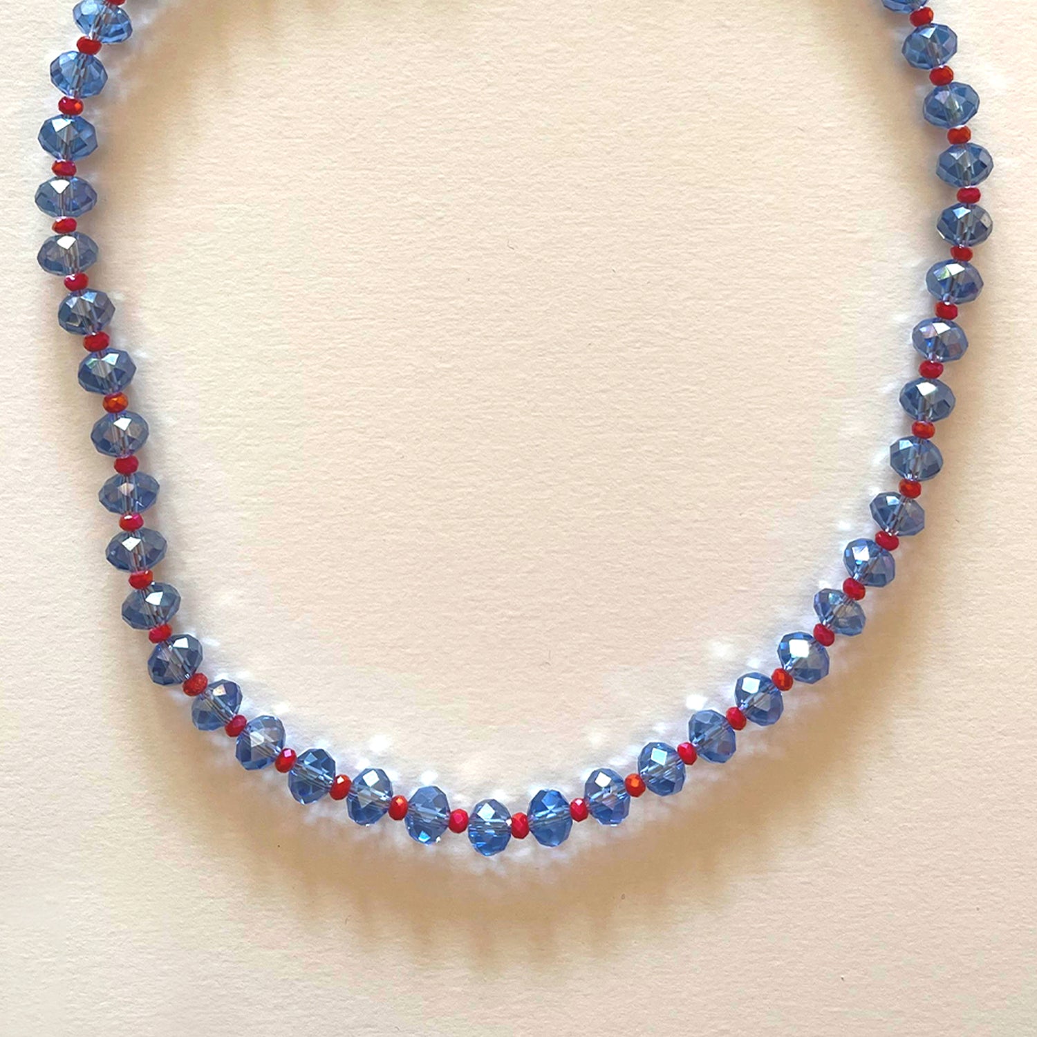 The blue and red crystals necklace