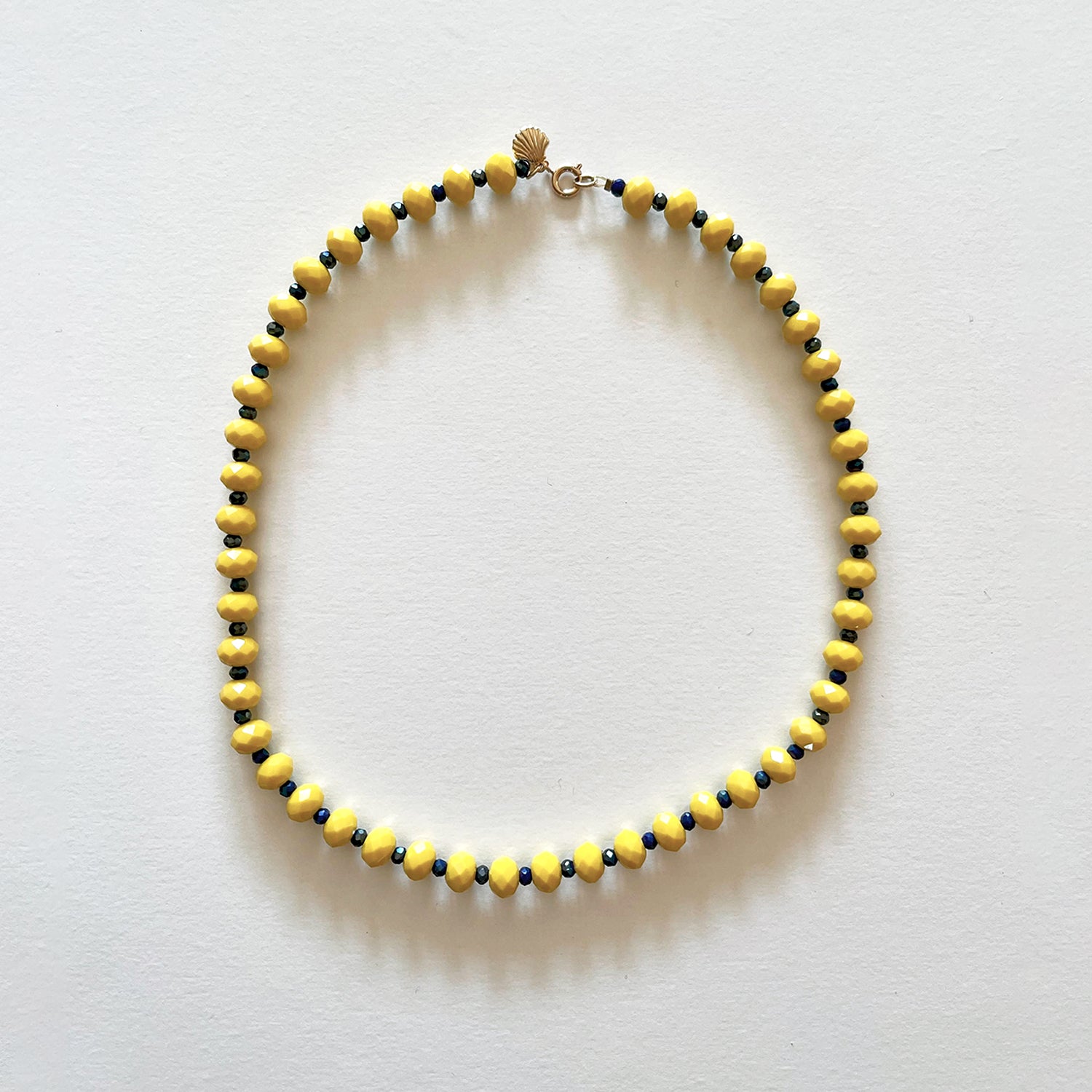 The yellow crystal necklace