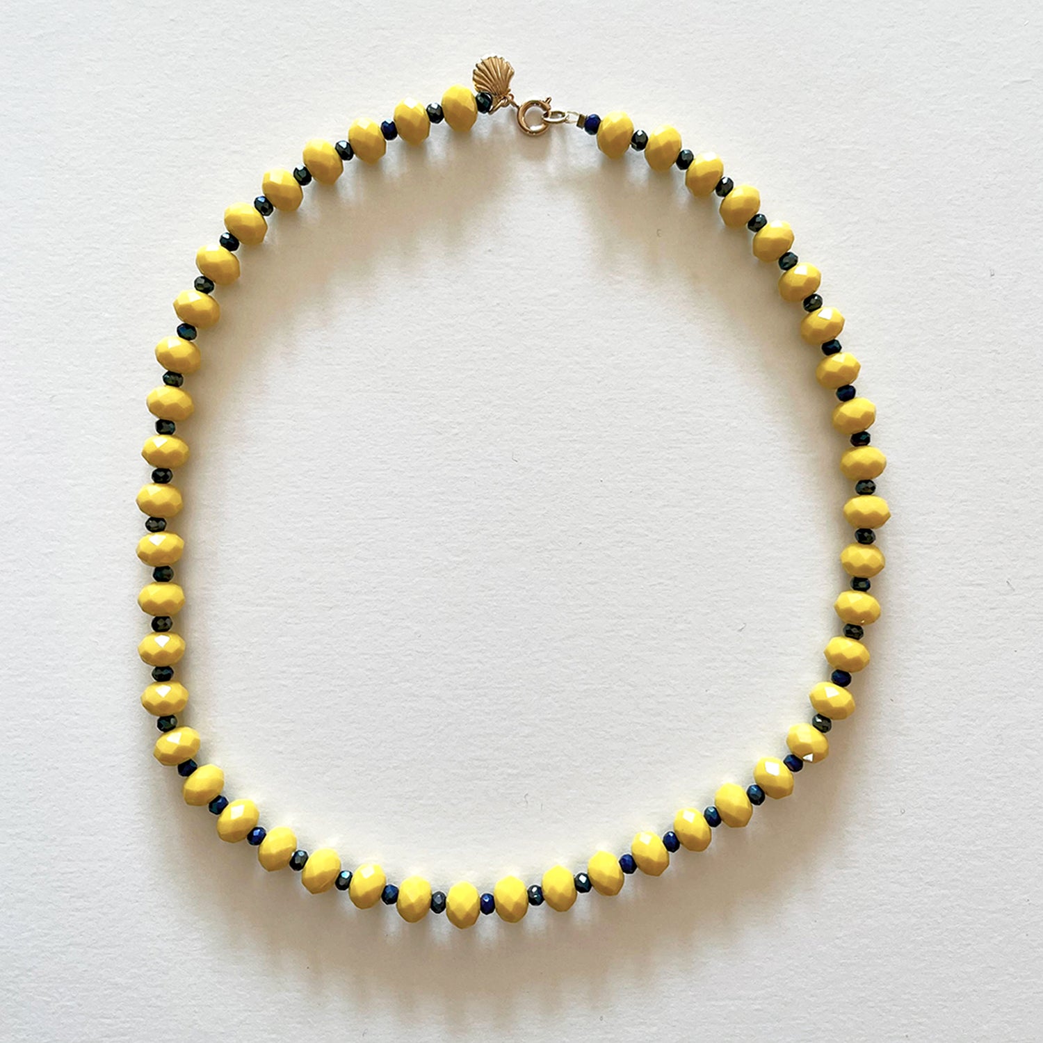 The yellow crystal necklace