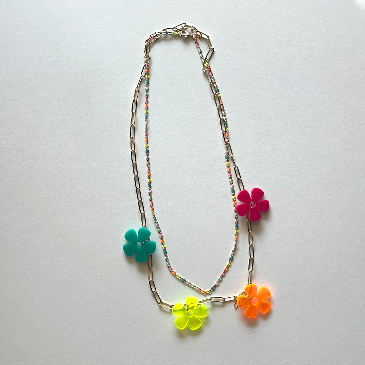 The multicolor flower necklace