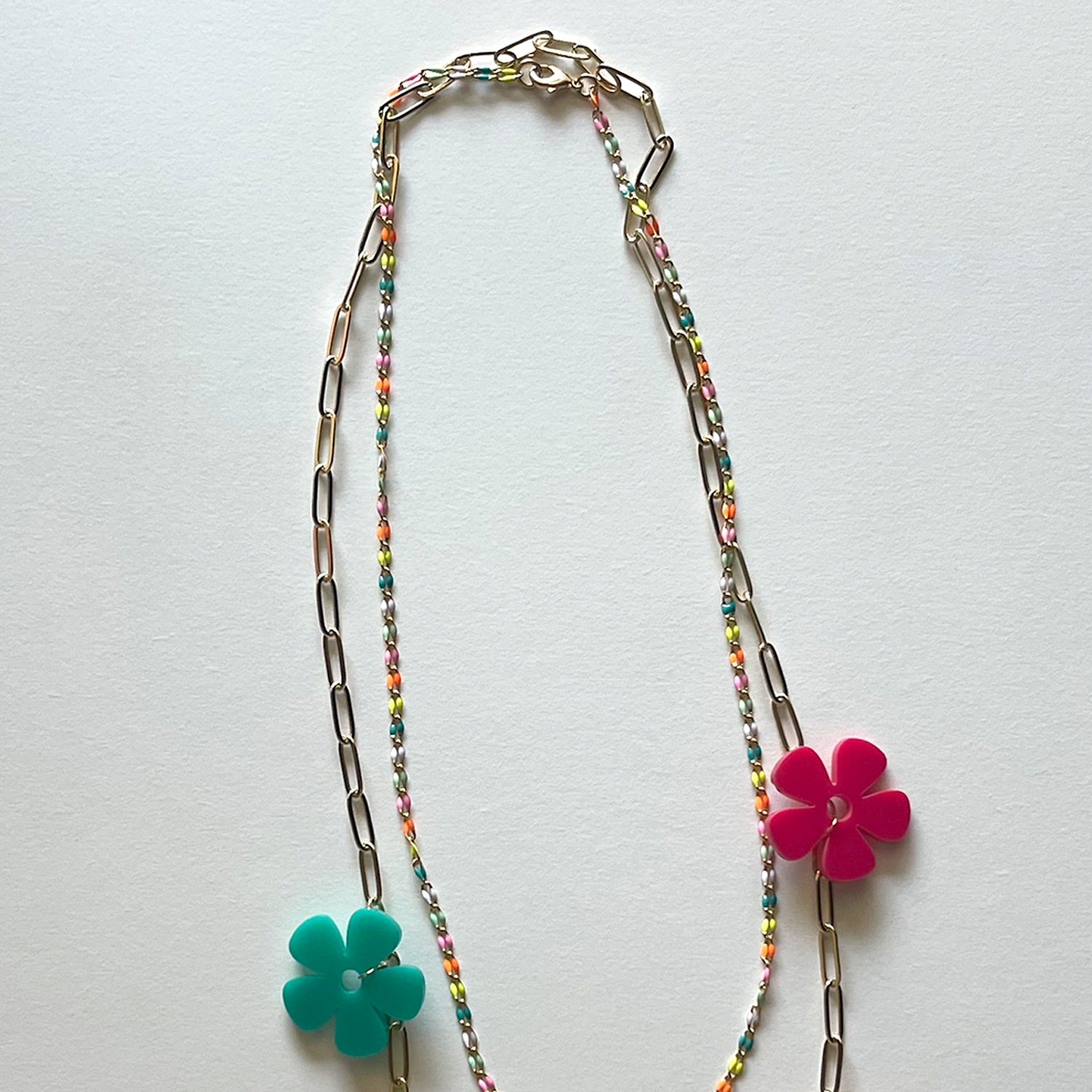 The multicolor flower necklace