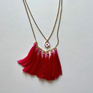 The pink fringes necklace