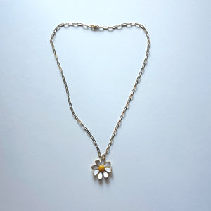 The Daisy necklace