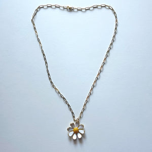 The Daisy necklace