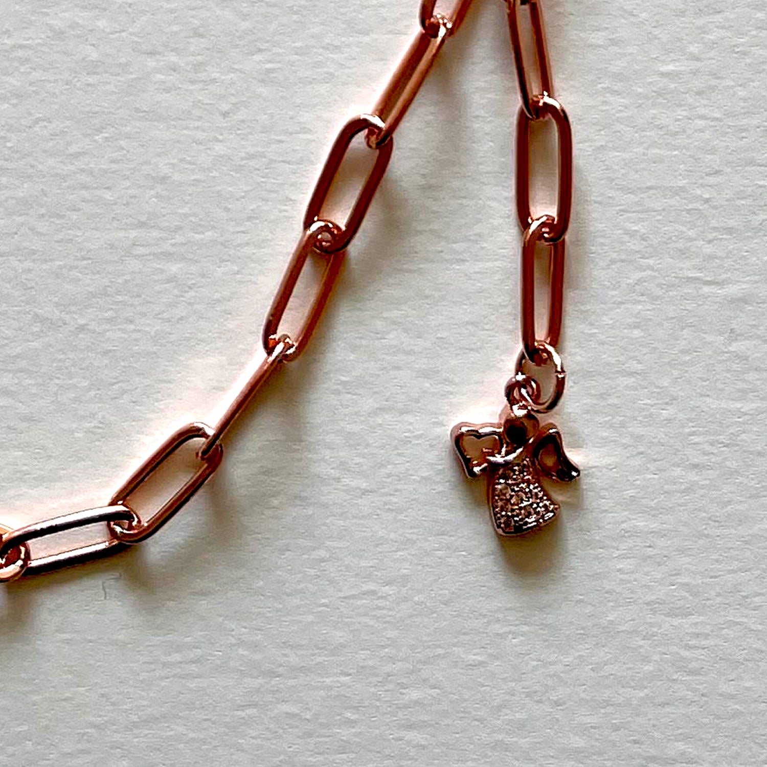 The rosa gold angel necklace