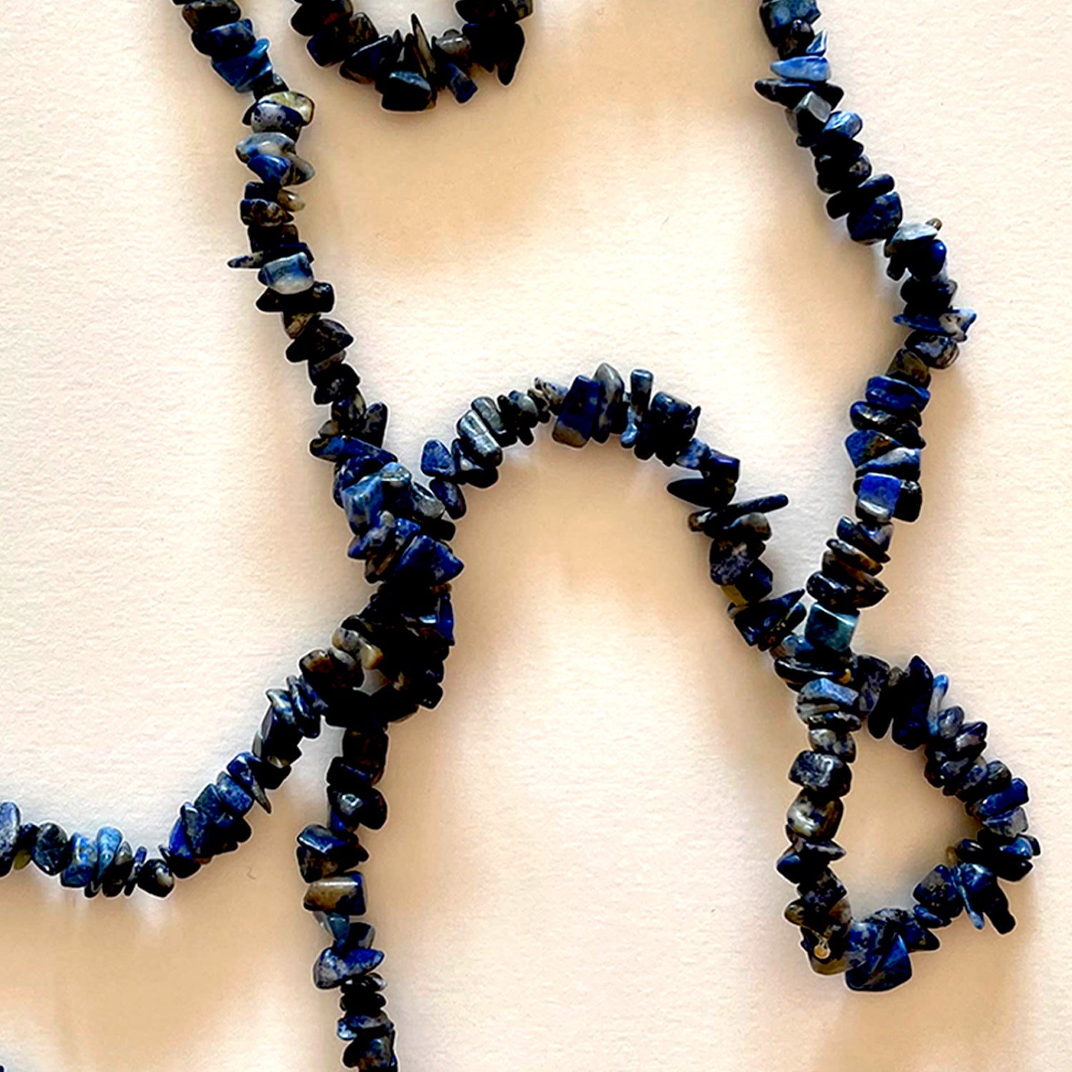 The black stones necklace