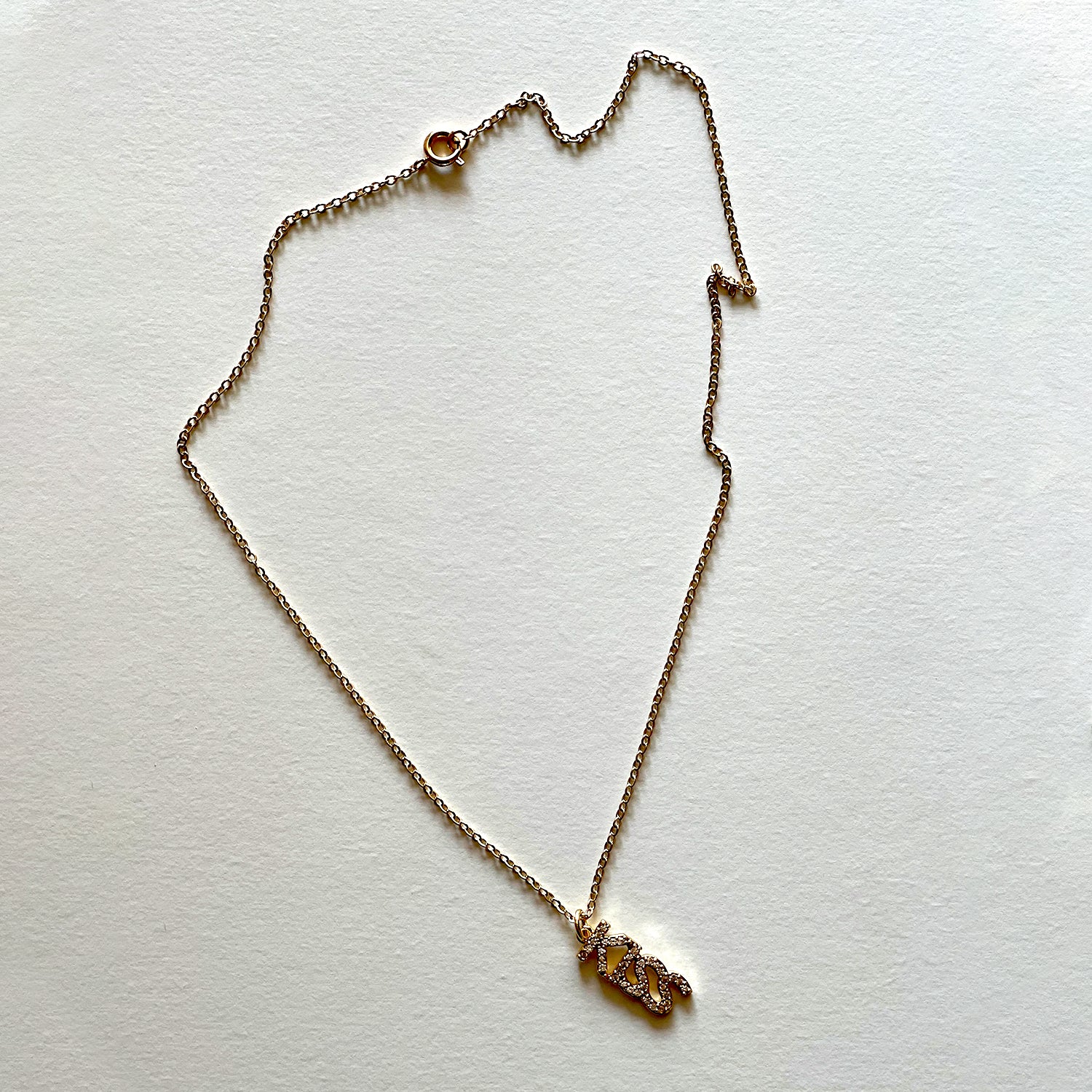 The kiss necklace