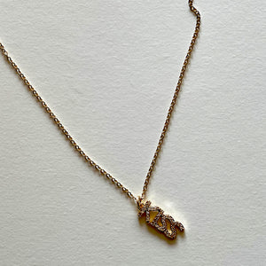 The kiss necklace