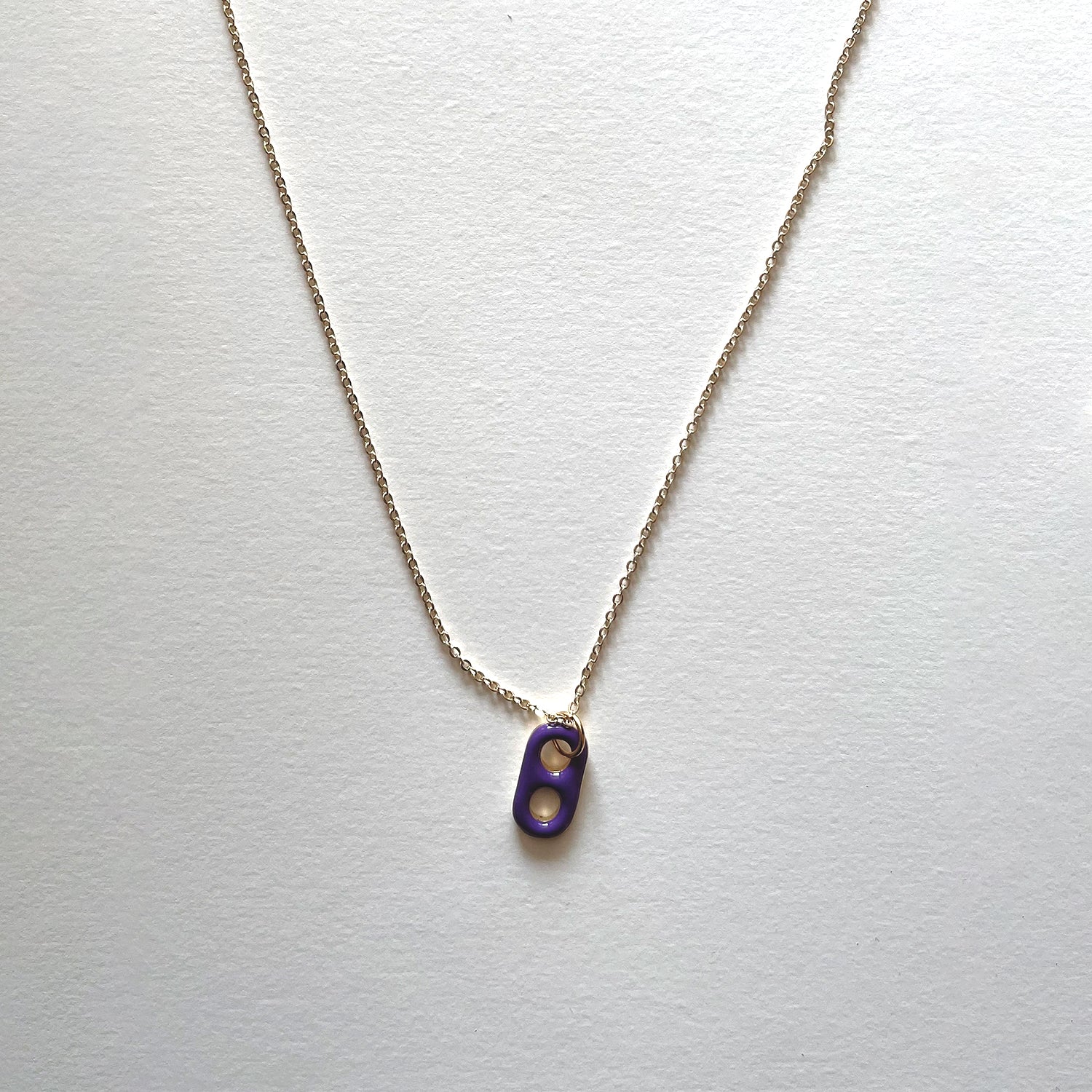 The violet pendant