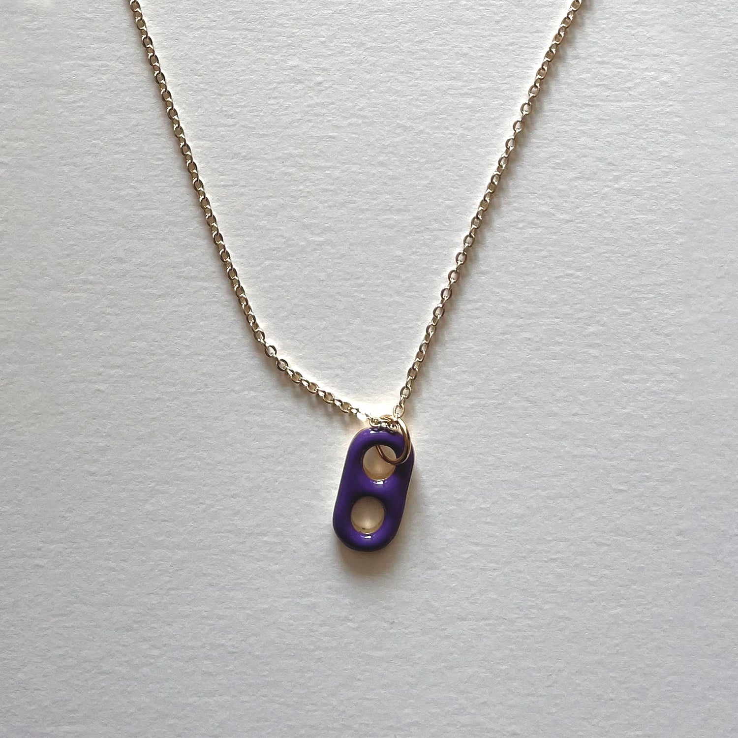 The violet pendant